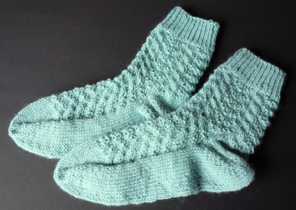 Mädchensocken in mintgrün mit Strukturmuster